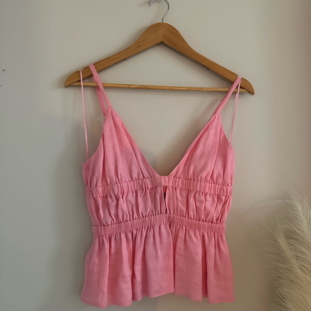 a loves a pink top